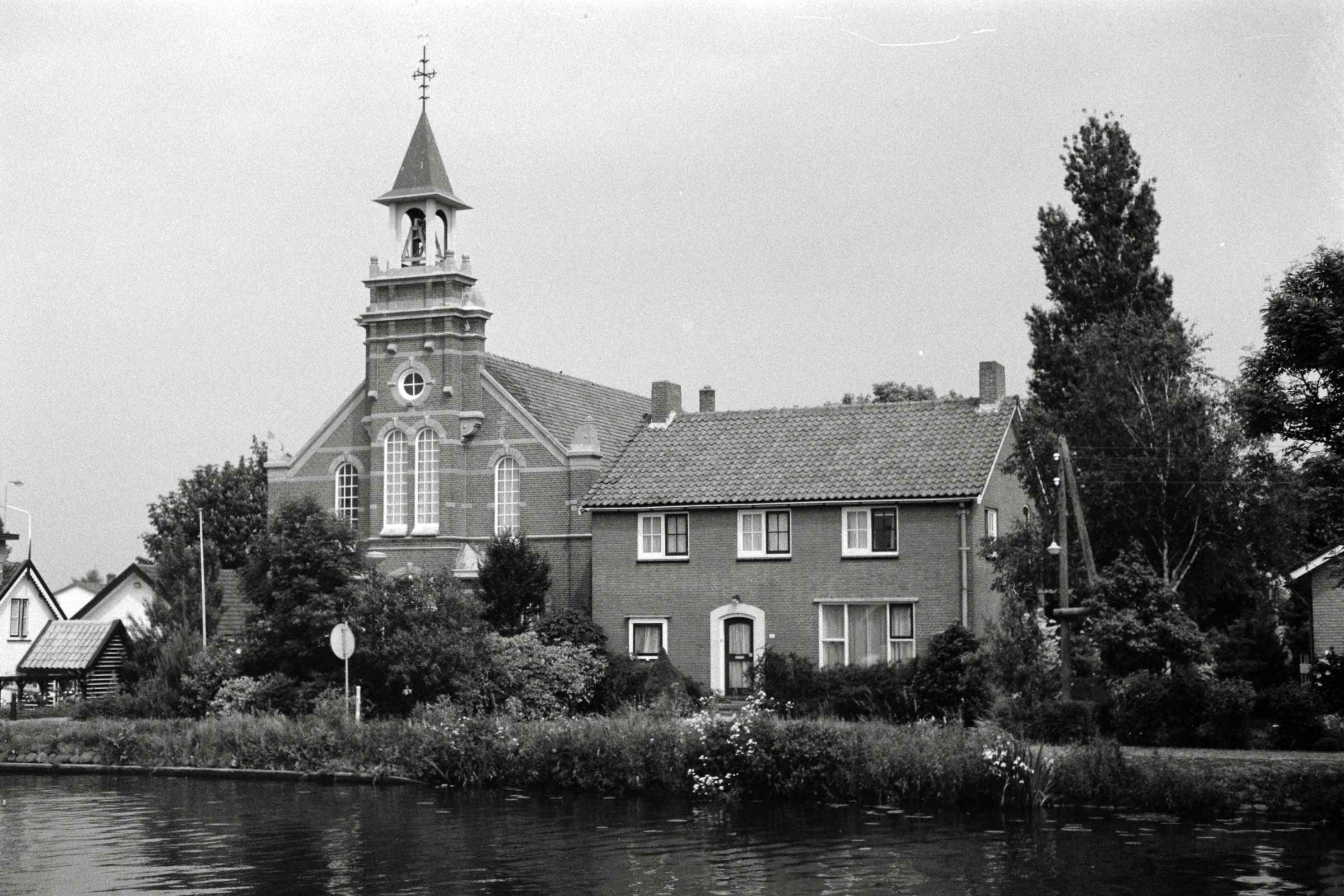 AHP F1992 06 002 sc250507 img21 NLP